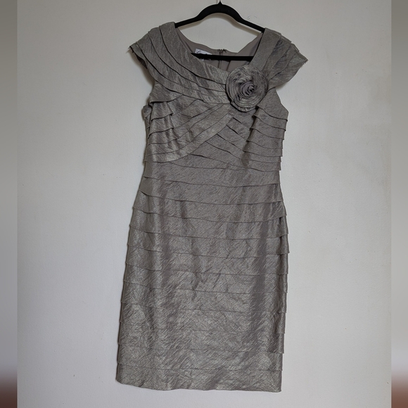 Lizzati Collection Champaign Tiered Dress Mother of the Bride Cap Sleeve Size 12 - Picture 1 of 6